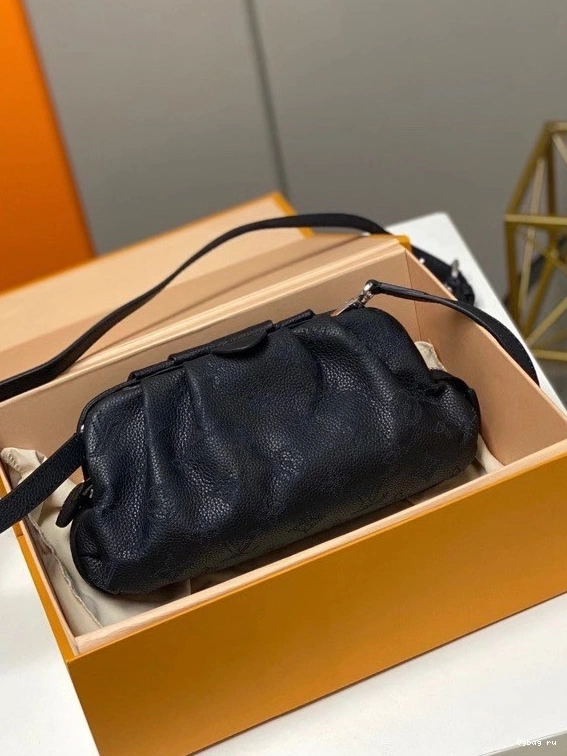 LOUIS SCALA POUCH MINI VUITTON 0716